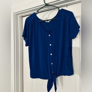 Women’s Blouse/ Size L